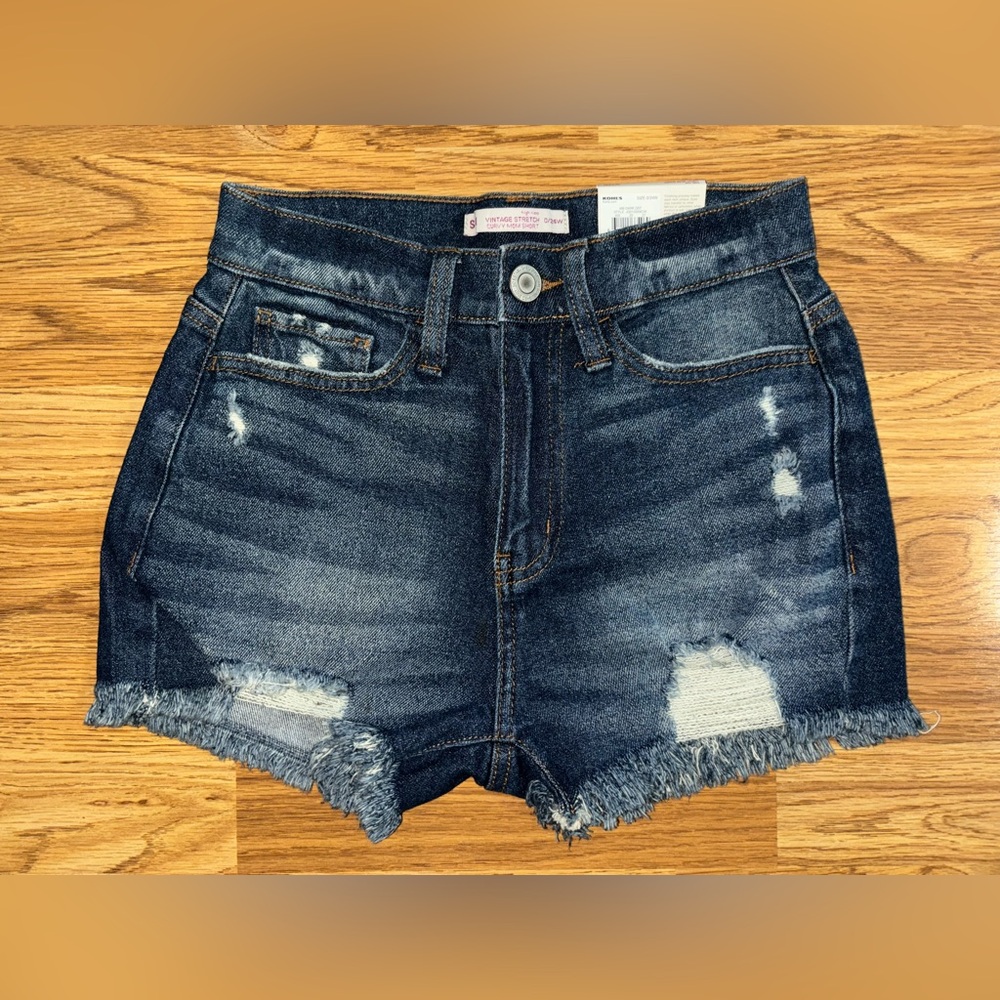 SO High Rise Vintage Stretch Curvy Mom Short Distressed Juniors Size 0 Waist 24